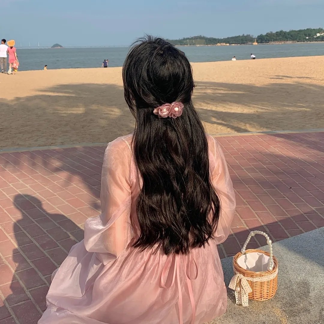 笼中女囚